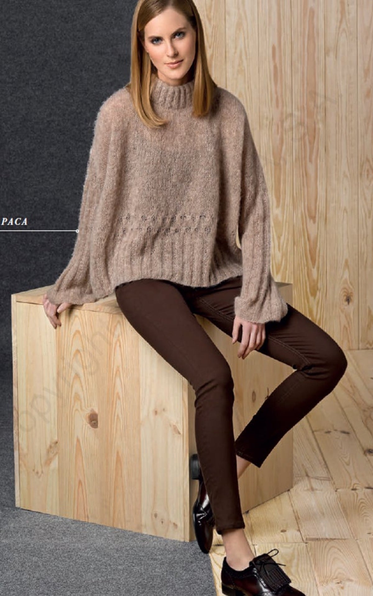 Strickanleitung für einen Poncho mit Rollkragen gestrickt von Katia - Beemohr