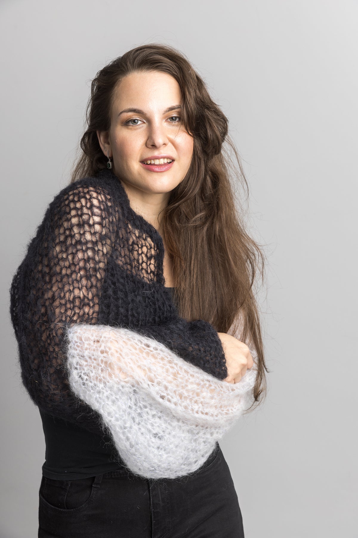 For You: Zweifarbige Strick- Jacke DUETTA schwarz und grau - Beemohr